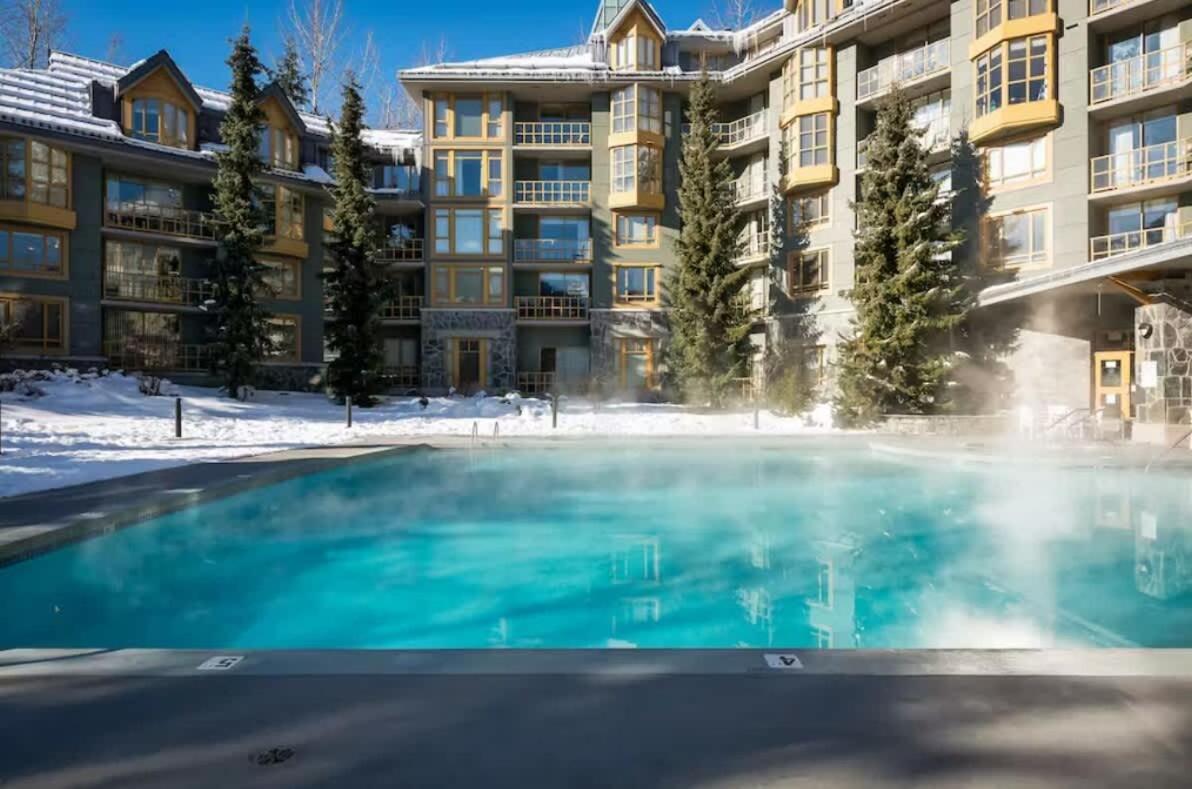 Renovated 1Bed-1Bath In Village With Pool, Hot Tub, And Sauna Whistler Kültér fotó