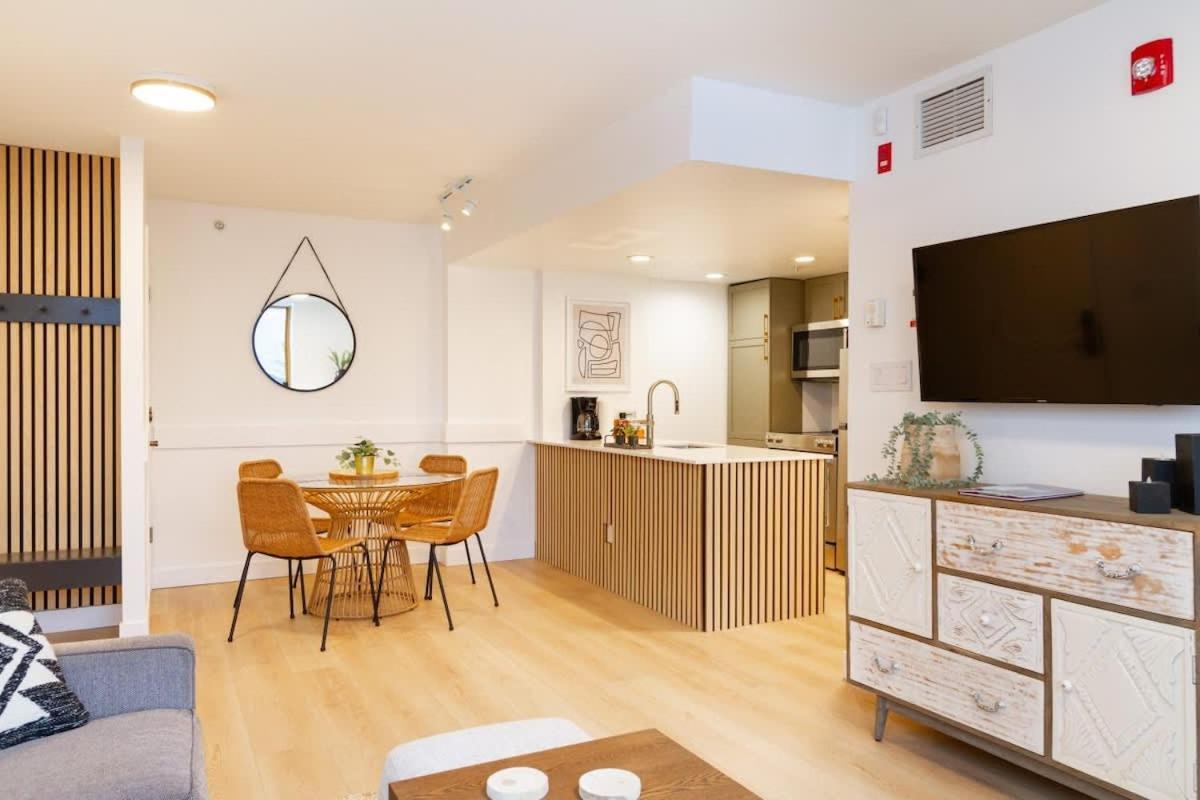 Renovated 1Bed-1Bath In Village With Pool, Hot Tub, And Sauna Whistler Kültér fotó