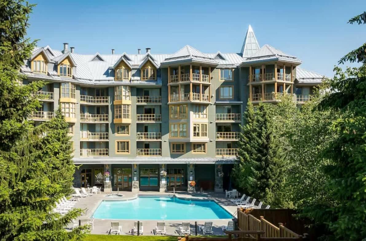 Renovated 1Bed-1Bath In Village With Pool, Hot Tub, And Sauna Whistler Kültér fotó